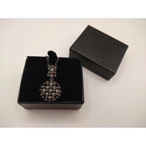 Vintage-Inspired Silver Marcasite Pendant Necklace With Intricate Design In Blac